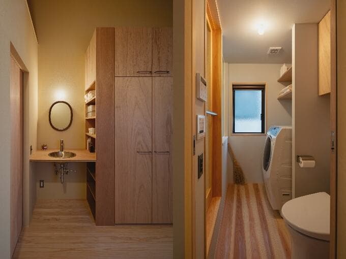 木で造作した洗面・トイレ