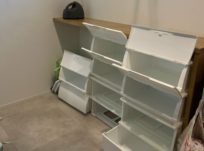 白い収納ボックス