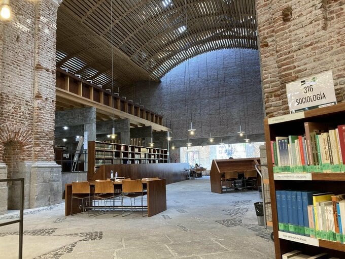 入館料をおさえる