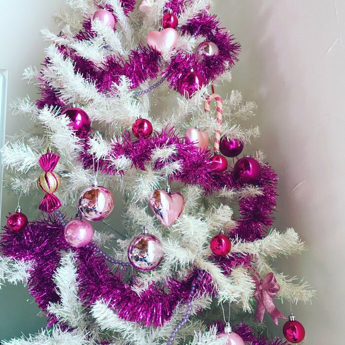 ♡感謝SALE♡温度で色が変わるぐでねこちゃんとクリスマスツリーチャーム紫