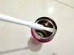 キャンドゥの110円ブラシで「水筒の取りにくい汚れ」が一瞬で落ちて感動。排水口掃除にも使えて超便利