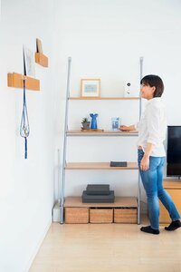 リビングのテレビ横にある飾り棚