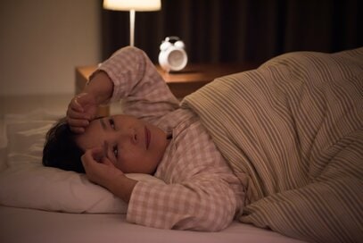 眠りの質の悪さは「更年期」の影響も。医師からの“快眠”アドバイス