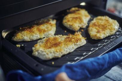 伝説の家政婦・志麻さんが最新オーブンレンジの実力をチェック！