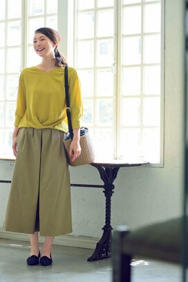 “パンツ見えスカート”で大人女子っぽい秋のコーデはいかが？