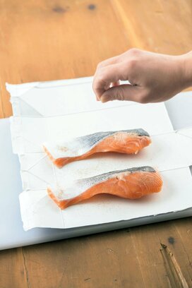 牛乳パックや食品トレーをフル活用して洗い物を減らす！プロが教える時短調理テク