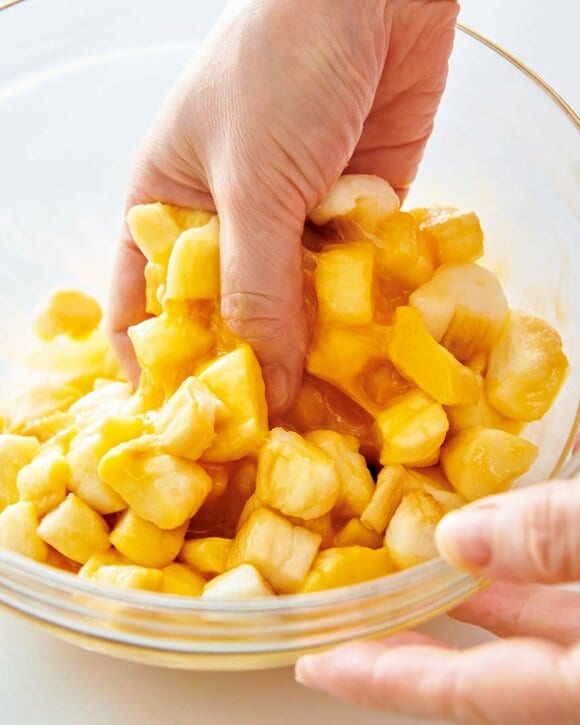 麩に卵液吸わせる