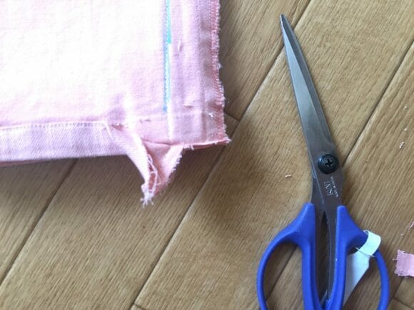 縫い終わったら裾を折って仕上げ