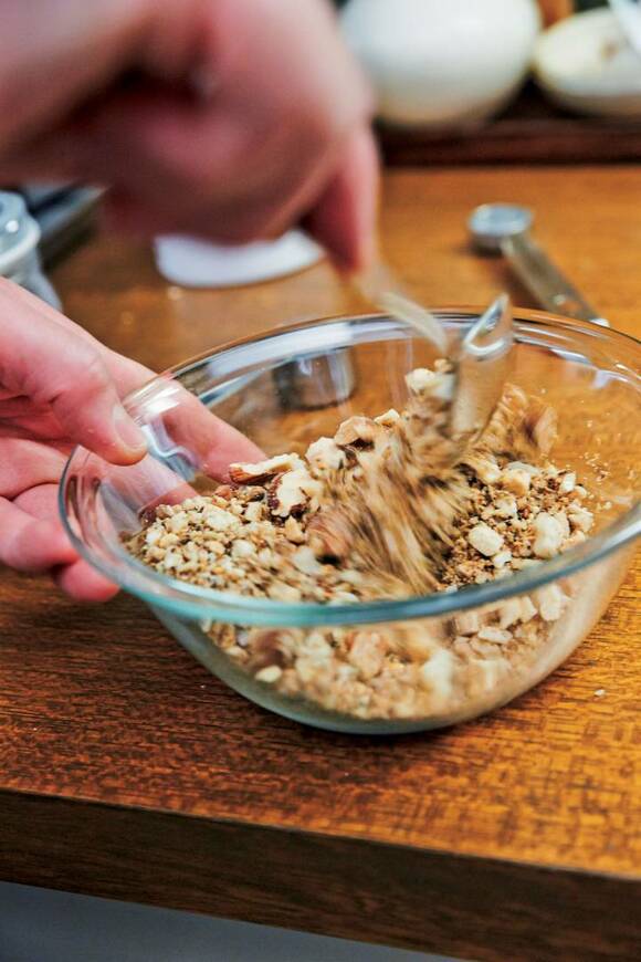 ボウルにナッツ