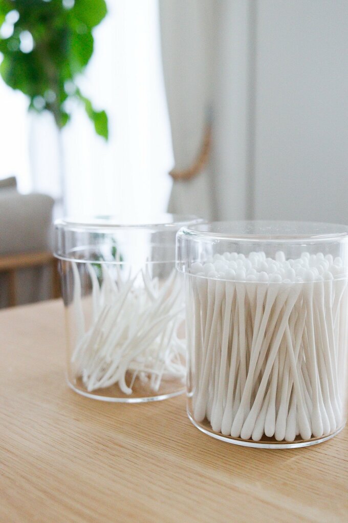 無印良品のアクリル小物容器