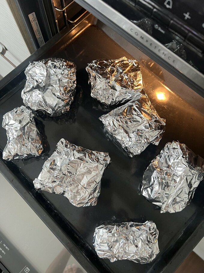 オーブンに入れる前のサツマイモ