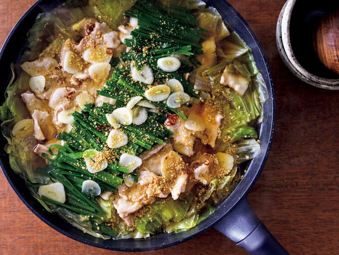 フライパンでつくるモツ鍋風煮込み