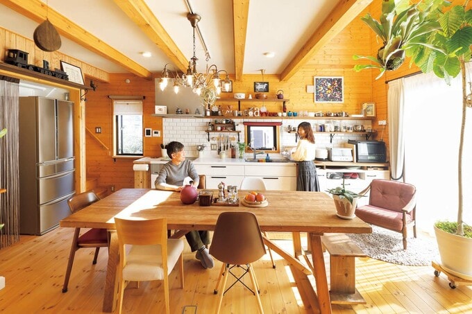 ダイニングと一直線のキッチン