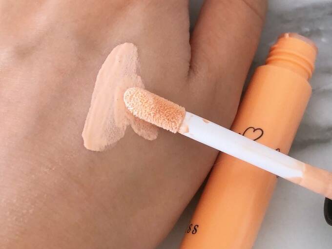 手にコントロールカラー