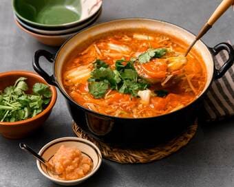 トマトのうま味が濃厚、からくない麻婆鍋。鍋の素も不要です