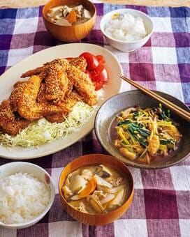 旬の大根たっぷりの「豚汁」が主役。ボリューム満点鶏手羽から揚げ献立