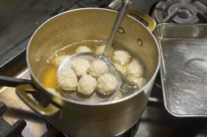 浮いてきたら取り出す