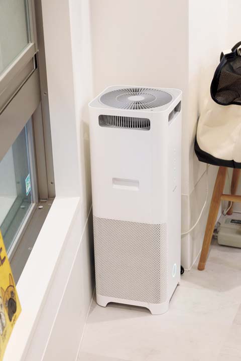 空気清浄機を設置できるスペースを確保した玄関土間