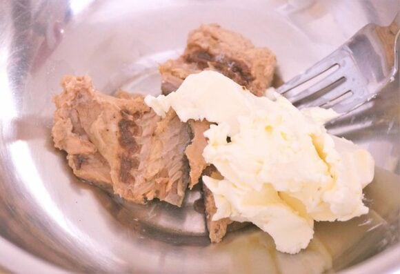 クリームチーズは常温に戻しておくと、混ぜやすいです。