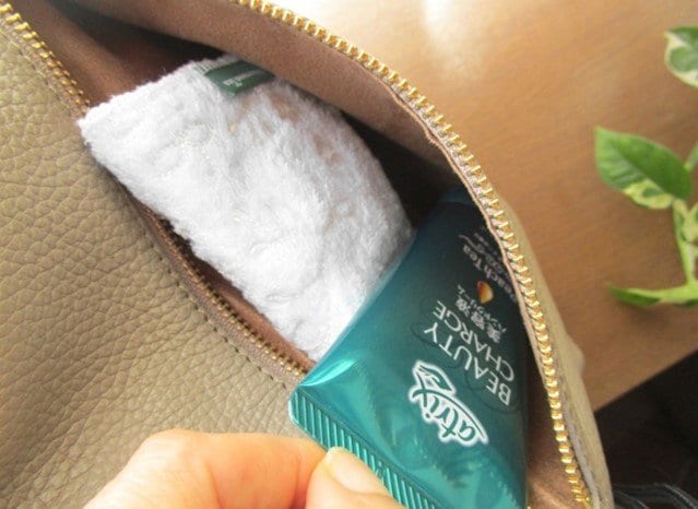 ハンカチとハンドクリームはセットで