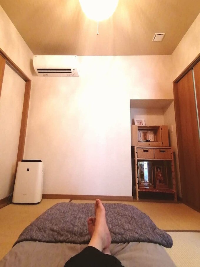 和室でくつろぐ