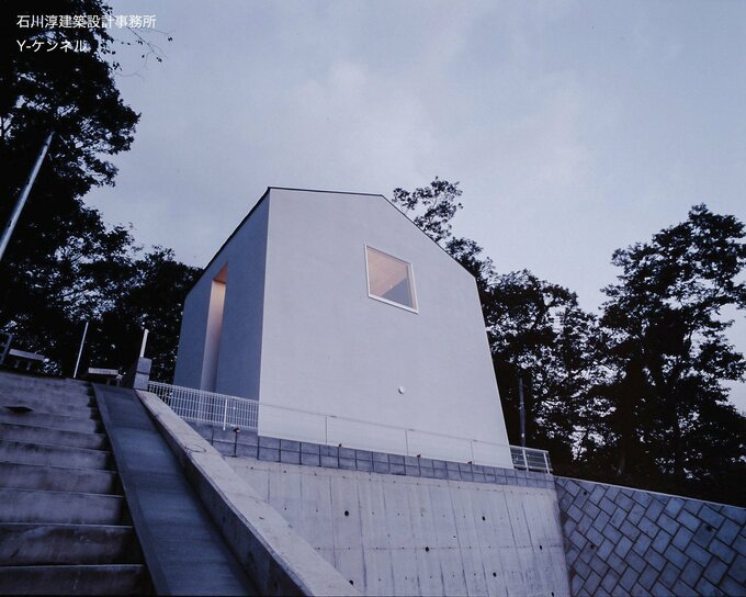 オウチ型の小住宅「Y-ケンネル」