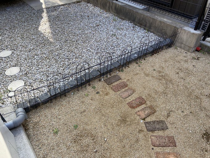 駐車場後ろの柵