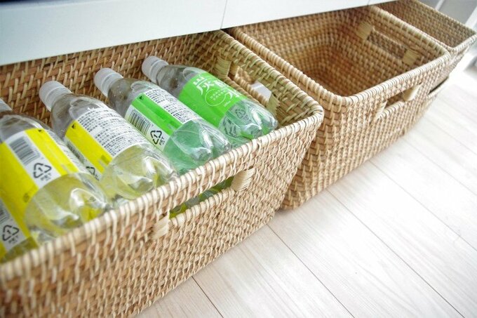 バスケットにペットボトル