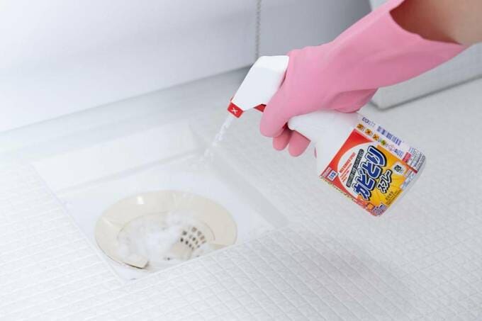 排水口にスプレー