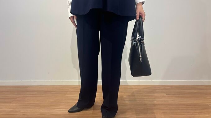 センタープレス入りパンツ