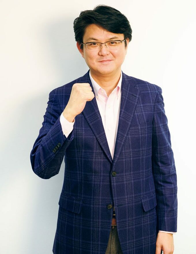 握りこぶし男性