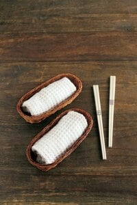 おもてなしのときはおしぼりとおめかしした割り箸を