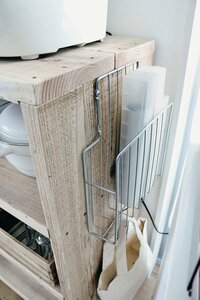 家具の側面を有効利用する スタイリッシュなワイヤラック
