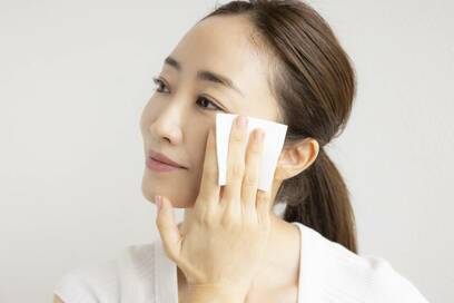 肌に透明感がよみがえる！神崎恵さん直伝、家でできる特別ケア