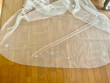 メルカリで売れた意外すぎるアイテム3選。12年前の「ウエディングベール」が即売れした理由にほっこり