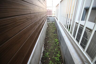 境界線を無視、隣家の室外機を無断で…トンデモ業者で工事トラブル