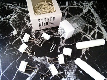 まさか100円！スタイリッシュな白文房具はワッツにあり