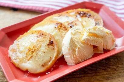 旬のリンゴは「焼くだけ」で絶品。バターやバニラを添えれば天国に