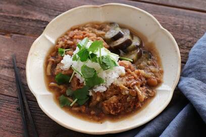 揚げ物もヘルシーに。とろ～りナメコのトンカツみぞれ煮