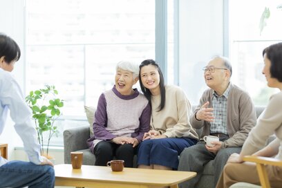 60代、無理するくらいなら孤独でいい。面倒な人づきあいをラクにするコツ
