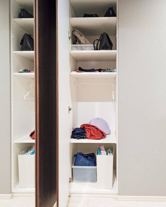 玄関を入ってすぐの収納