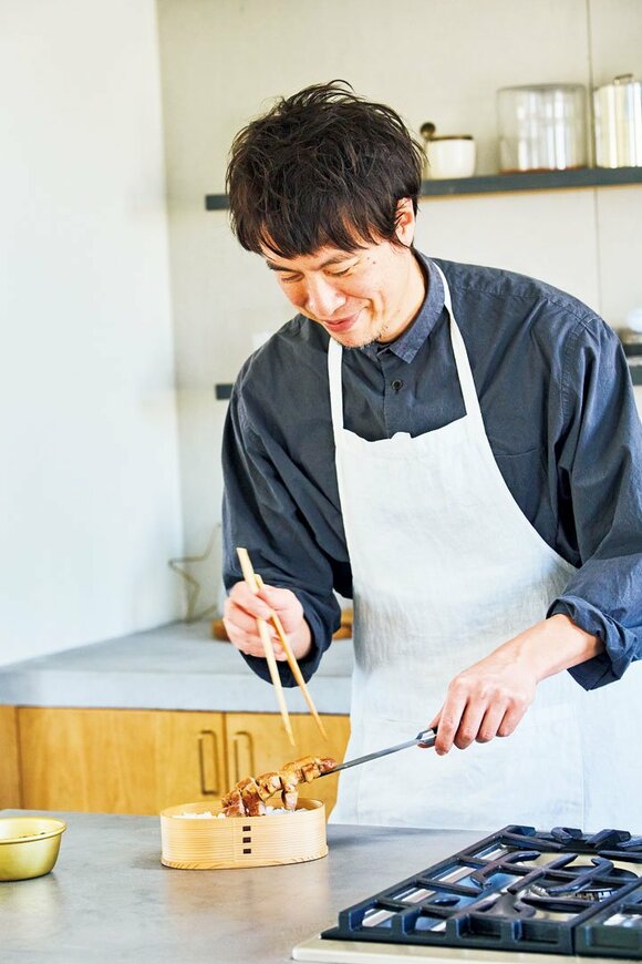 白エプロン男性