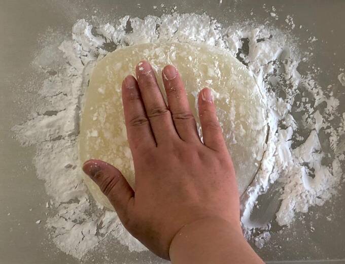 ツヤのある求肥に仕上げます