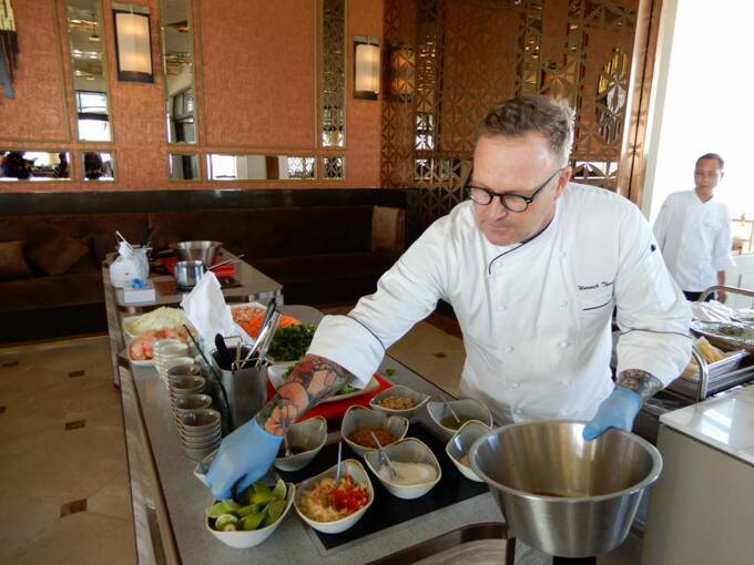 クッキングクラスのシェフ