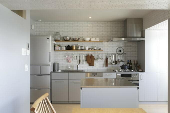 作業台のあるキッチン