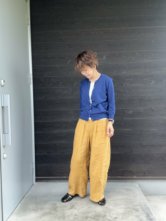 ブルーのカーディガン