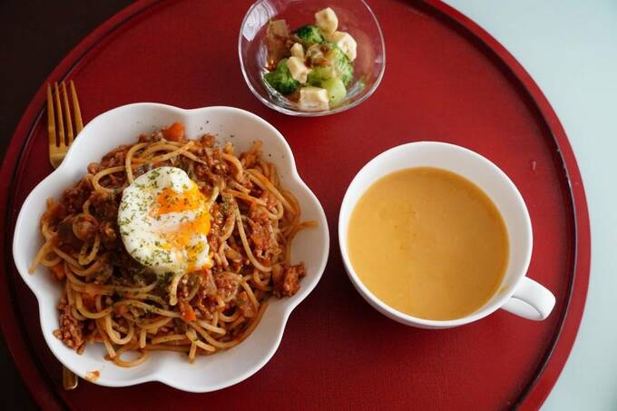 パスタとサラダなど