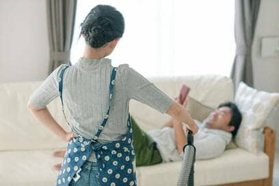 家事をしない夫にイライラ…でもあえて気を遣うべき理由