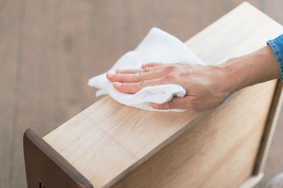 ぞうきんでからぶきをする