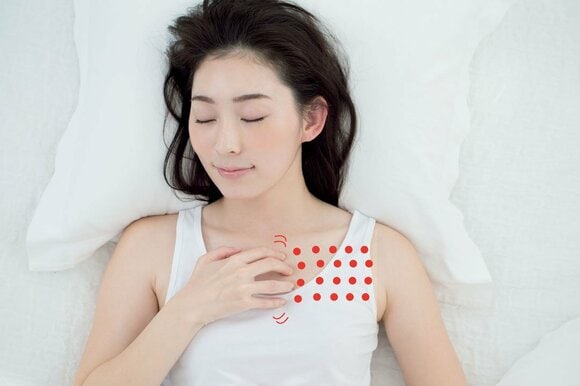 鎖骨の下を指で刺激